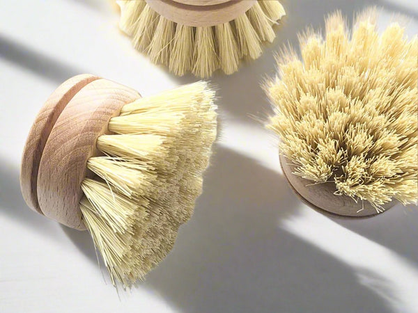 Long Dish Cleaning Scrub Brush J U T U R N A