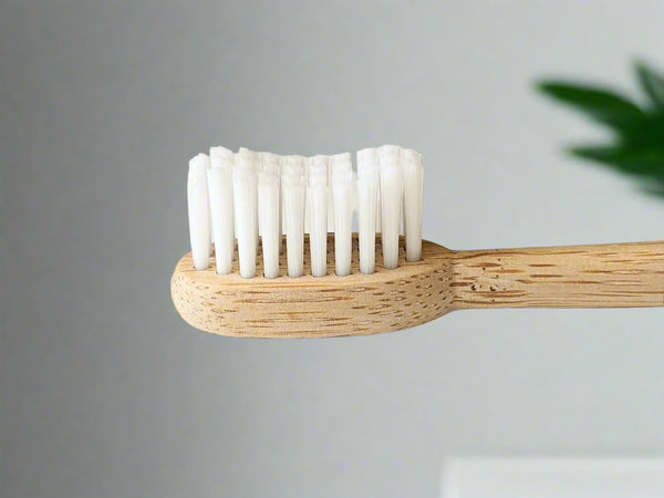 Organic Biobased Bamboo Toothbrush J U T U R N A
